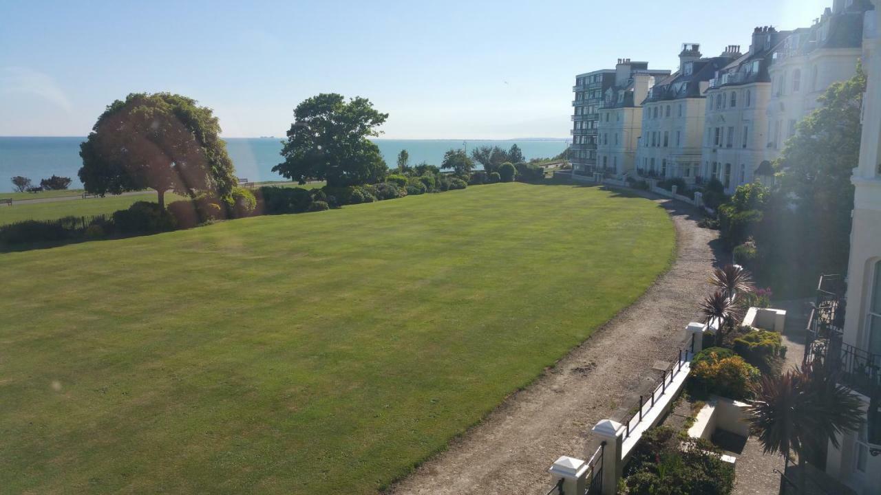 Westward Ho Hotel フォークストン エクステリア 写真